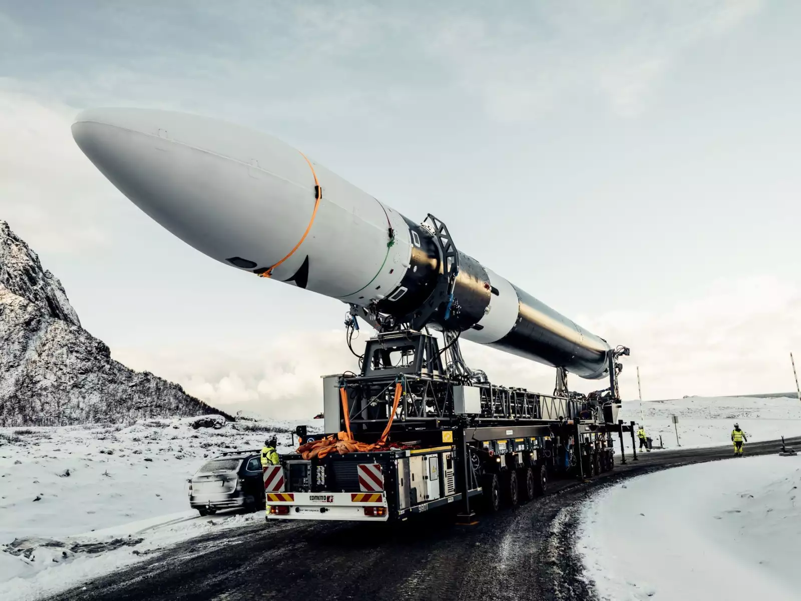 LOW RES Spectrum Roll out c Isar Aerospace Photo Wingmen Media